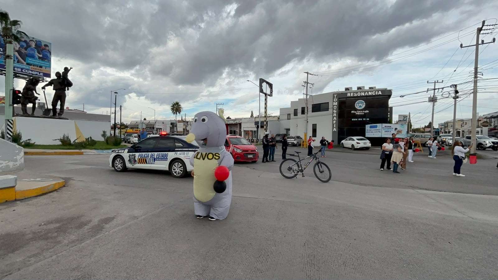 Bloquean trabajadores del Imss cantera y avenida San Felipe