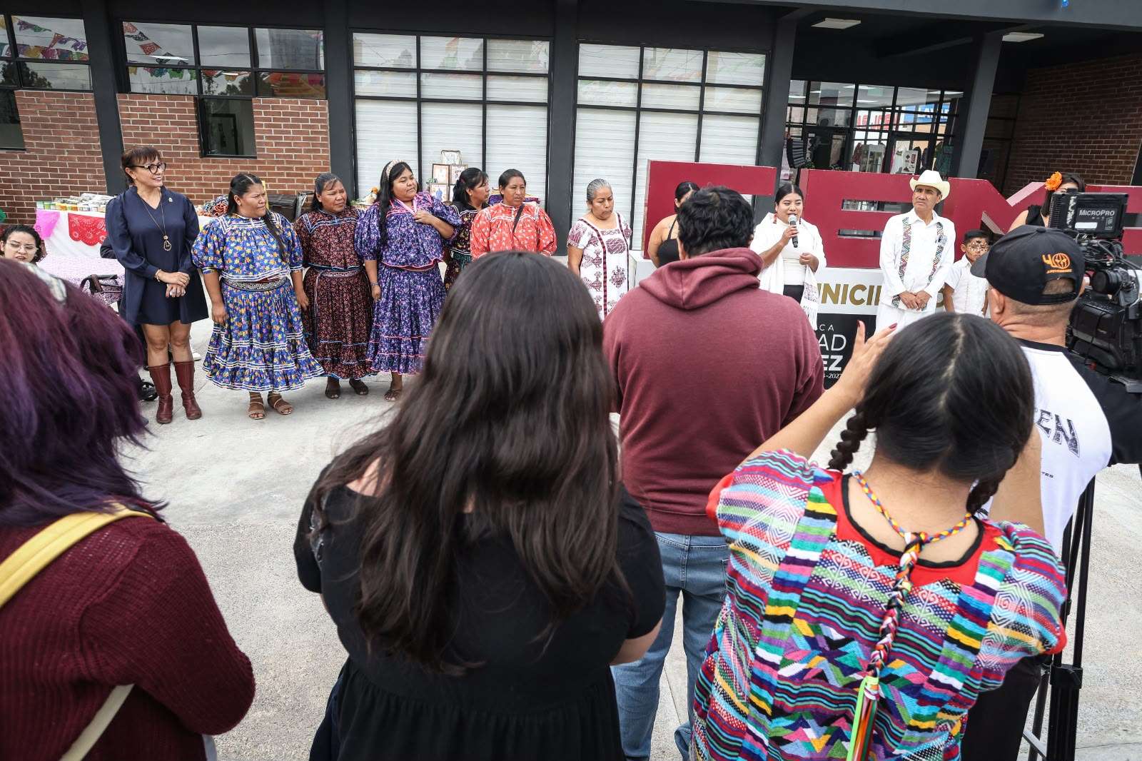 Realizan concurso de Altares de Muertos de los pueblos originarios