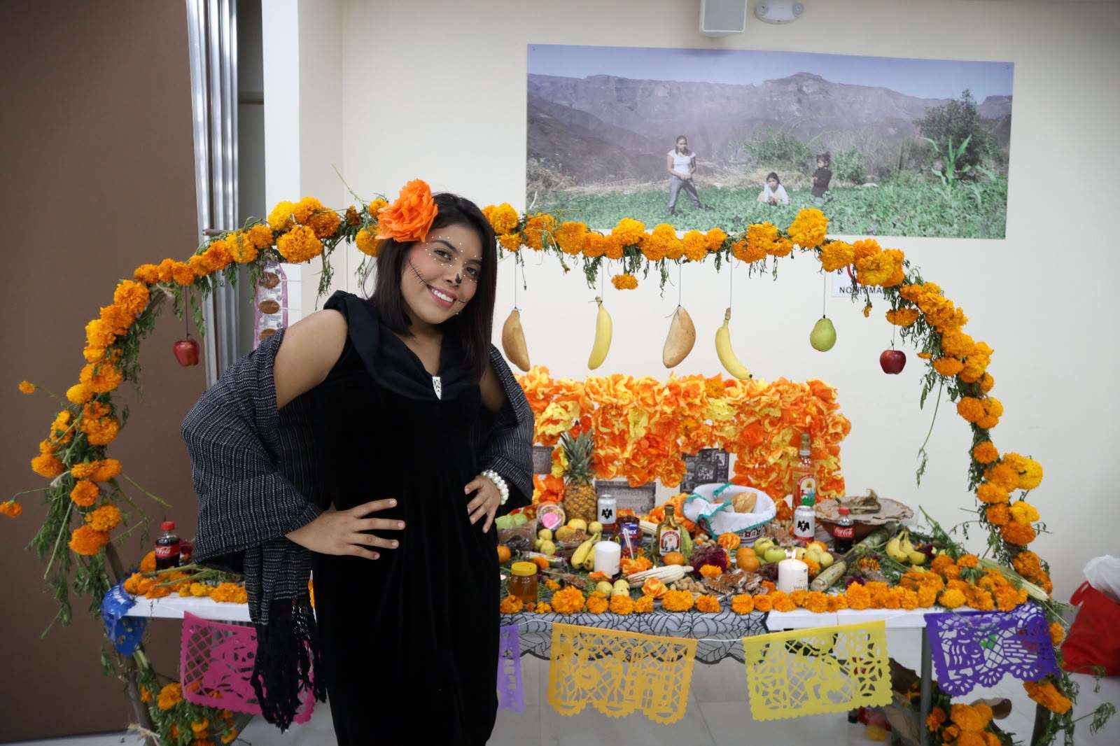 Realizan concurso de Altares de Muertos de los pueblos originarios