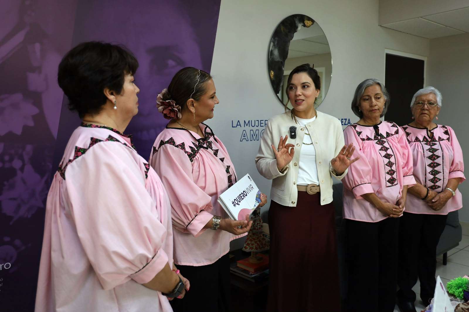 Entrega Gobierno Municipal 100 artículos en apoyo a mujeres con cáncer de mama