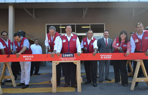 Encabeza Marco Quezada apertura de tienda Lowe's Chihuahua 