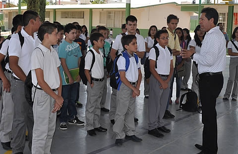 Vamos a cambiar la mala fama del turno vespertino: director de la secundaria 3027