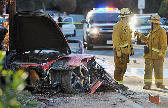 Revela autopsia de Paul Walker que murió por impacto y fuego