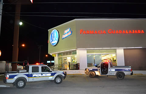 Asaltantes se llevan $20 mil de Farmacia Guadalajara de la colonia Cafetales