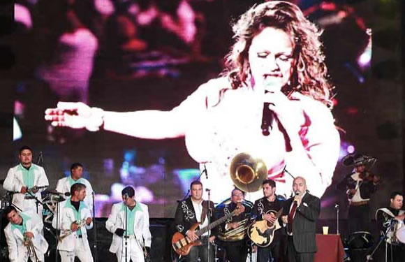 Honran con música a Jenni Rivera