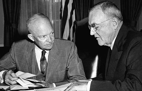 Fallece John Eisenhower, historiador e hijo del ex presidente de EU