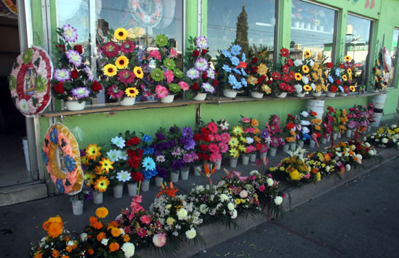 Todo listo para el Día de Muertos en el Panteón La Colina | La Opción de  Chihuahua