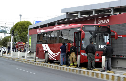 Ahora hasta connatos de incendio en el Vivebús