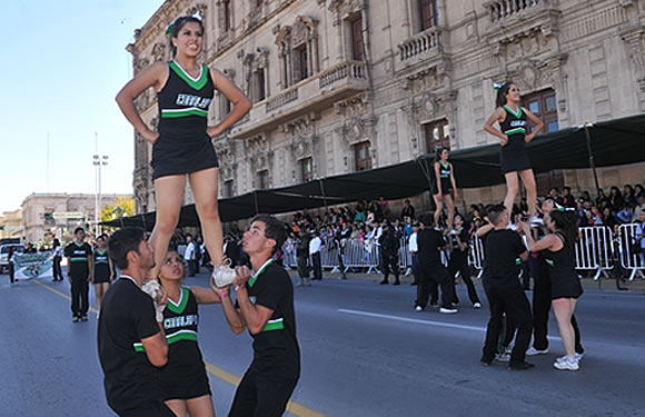 Fuertes porristas