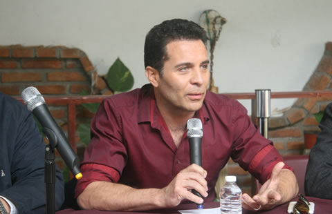 Ha sido una experiencia muy rica y compleja el ser padre: Felipe Nájera