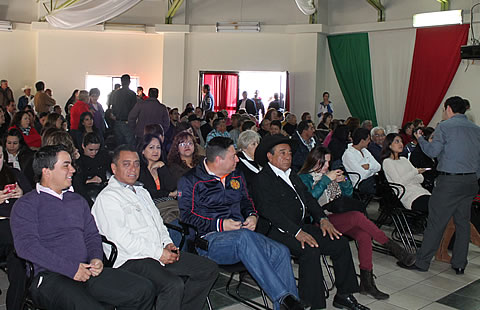 Lleno total de priistas en auditorio Luis L. León para registro de Fermín Ordóñez