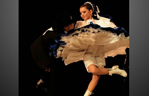 Logran chihuahuenses primer lugar infantil mayor en Festival Nacional de Polka