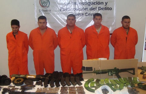 Con todo y armas