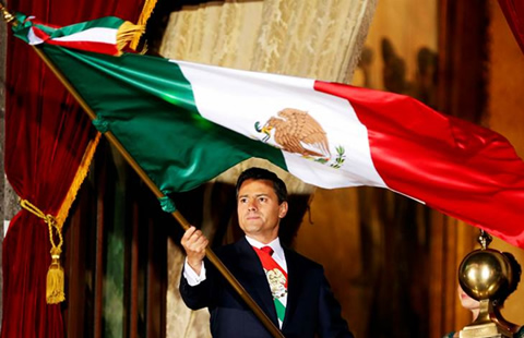 Da Enrique Peña Nieto su primer Grito de Independencia
