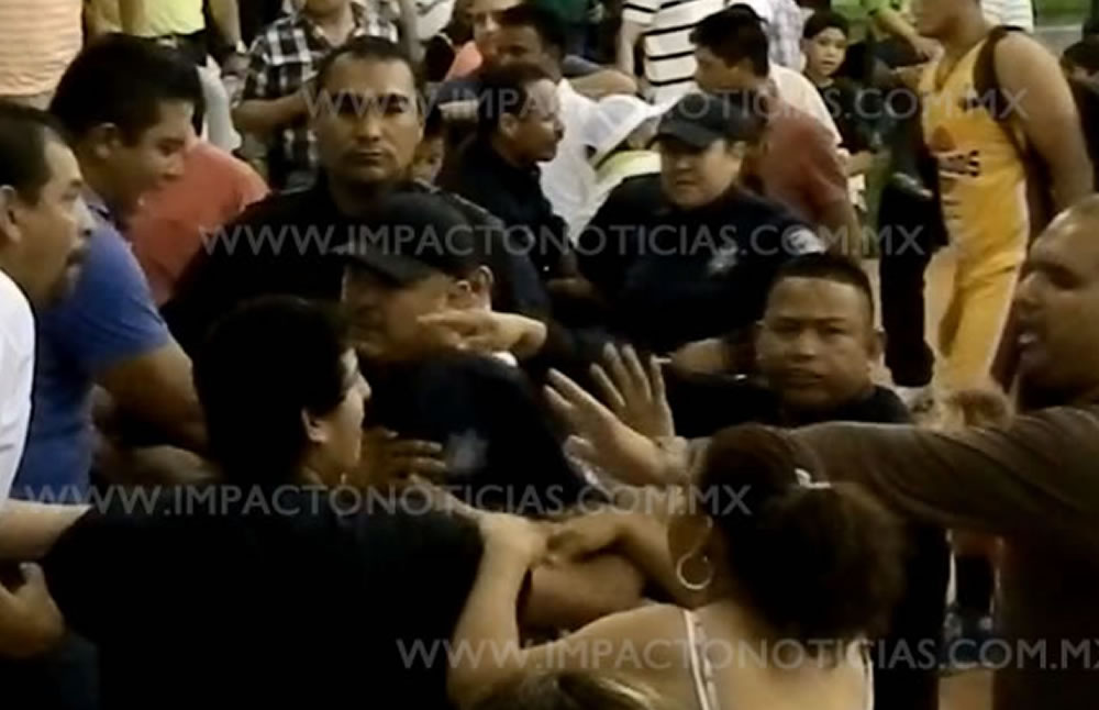 Defendiendo al joven