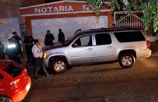 Balean camioneta oficial en Michoacán