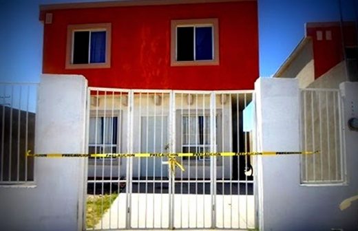 Hallan una mujer colgada en casa de Ojinaga