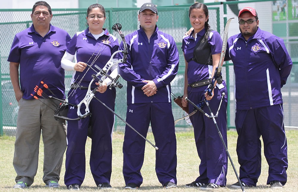 Arely Domínguez y Claudia Juárez, las mejores arqueras de la Uach