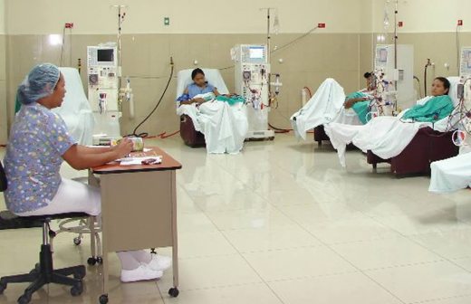 Reciben 18 pacientes hemodiálisis en el Hospital Central Universitario