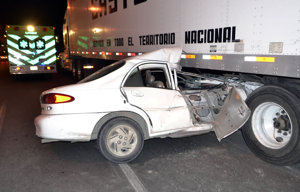 Queda debajo de tráiler