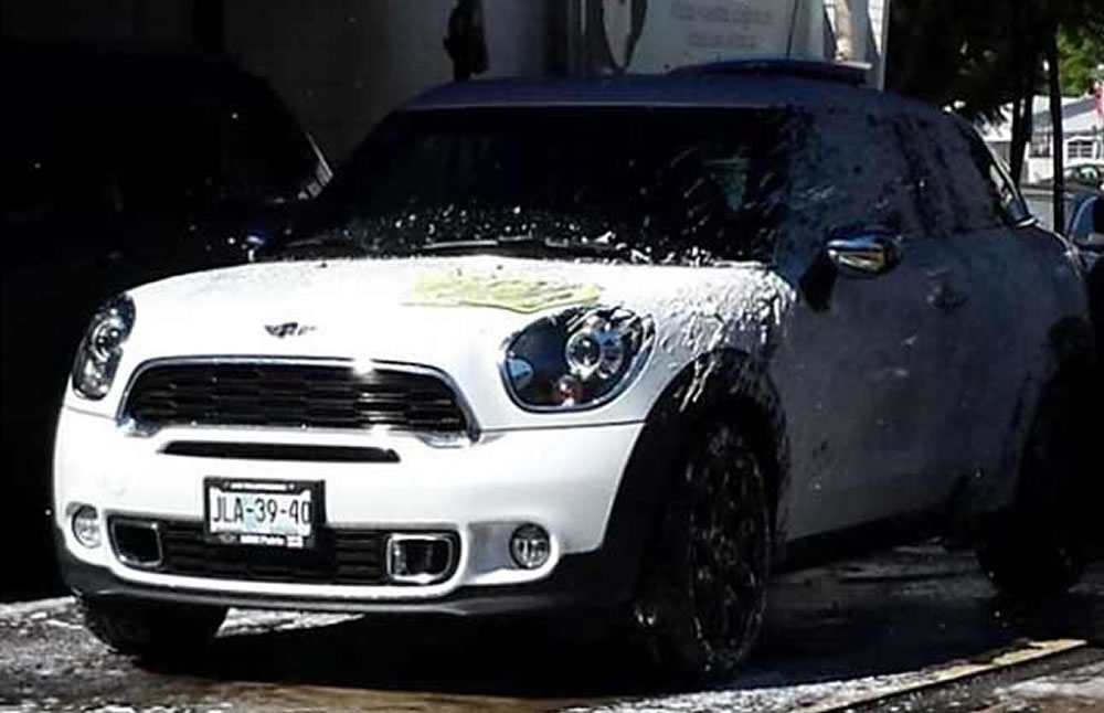 Alfredo Barba Hernández y sus hijos tienen flotilla de 50 autos de lujo