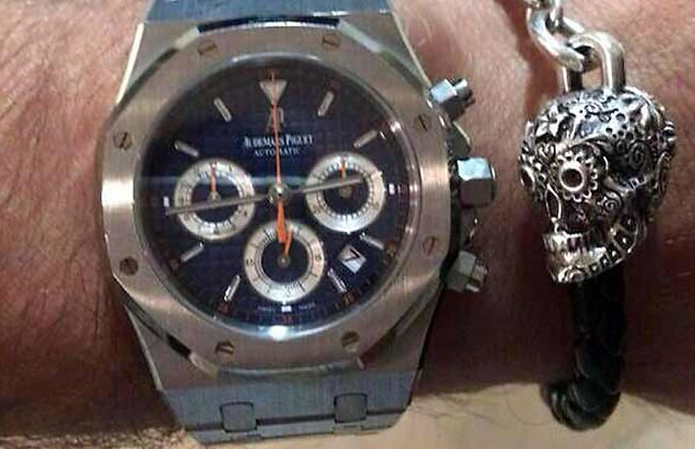 Relojes de marcas exclusivas destacan entre sus posesiones