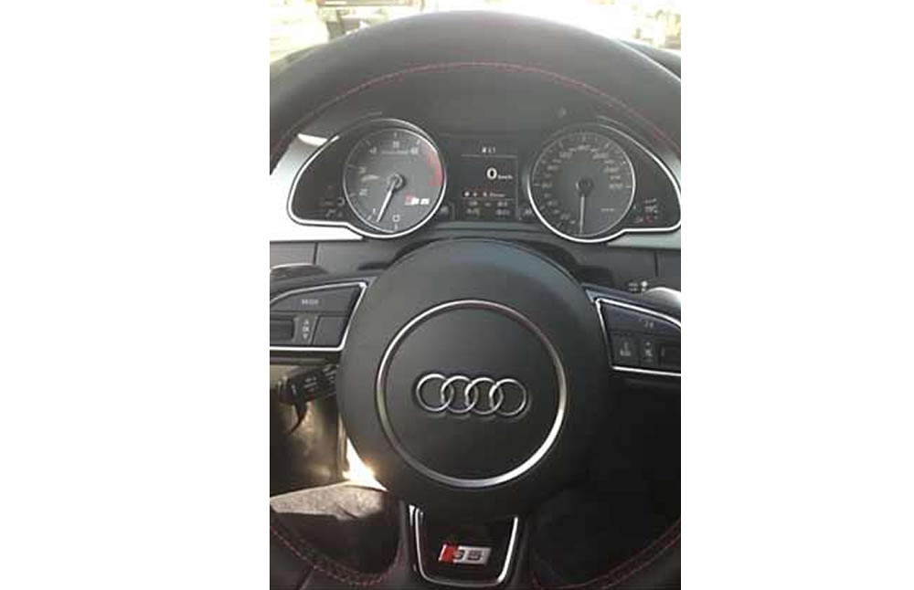 El menor de los hermanos tiene un Audi S5 y un Mini Cooper Paceman