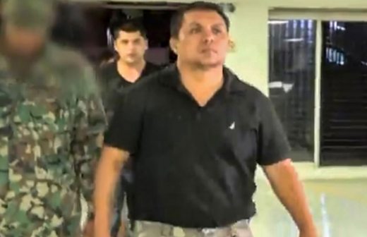 Congela EU bienes a esposa del Z-40