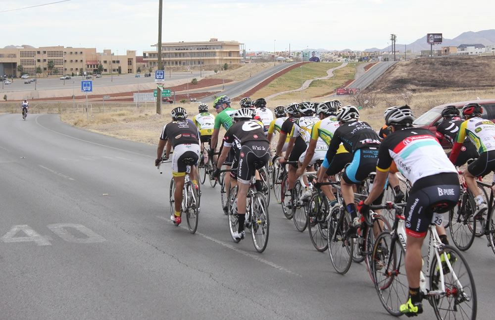 En la Vuelta Ciclista Uach 2014