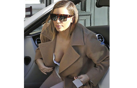 Traiciona escote a Kim Kardashian