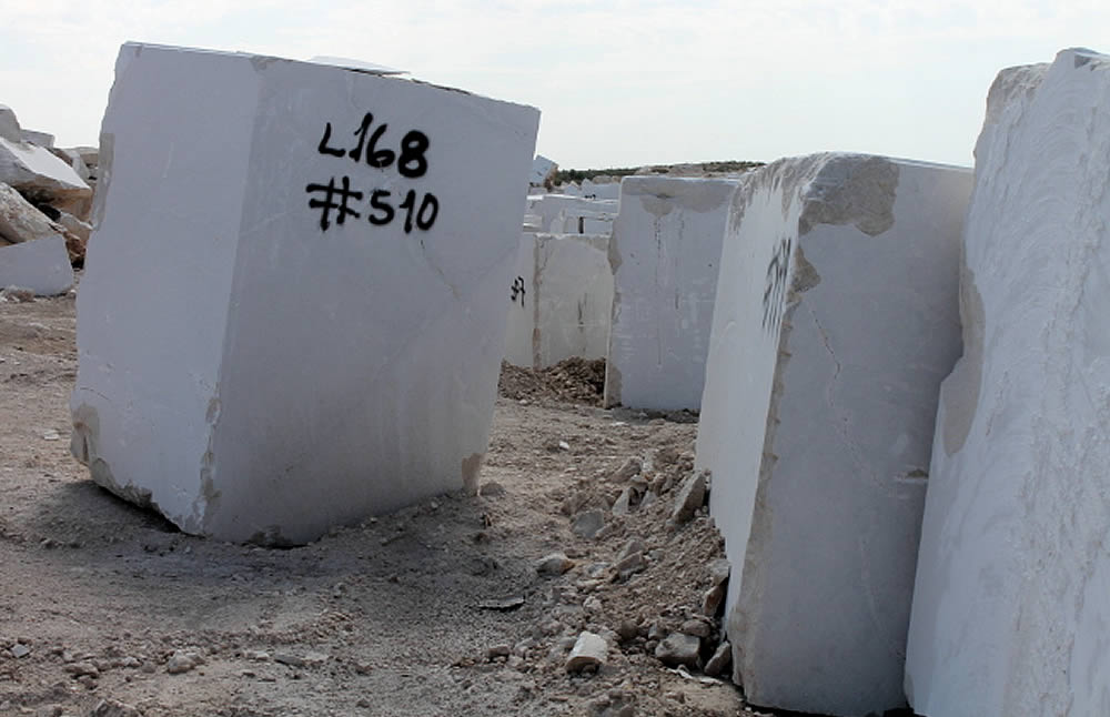 Que se dedica a la venta de mármol y cerámica