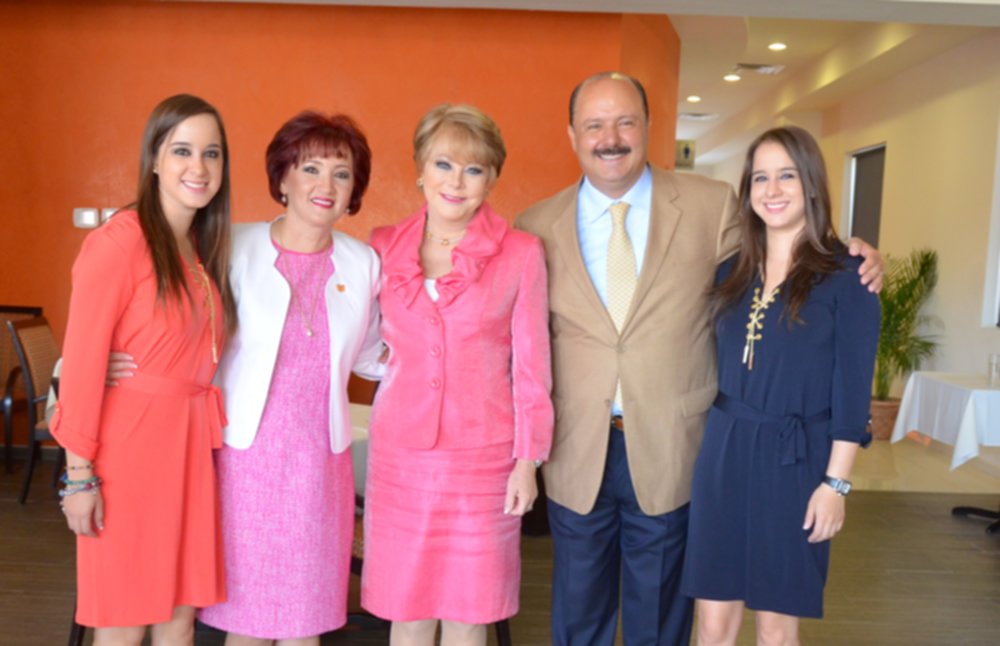 Lolita Ayala con la Familia Duarte