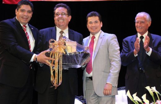 Diserta embajador de Snte conferencia magistral a docentes