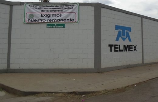 Trabajadores de Telmex en Parral protestan por incumplimiento de prestaciones