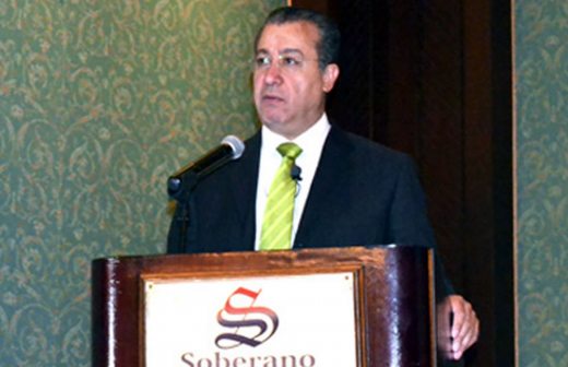 Conversa director general de Grupo La Norteñita con empresarios