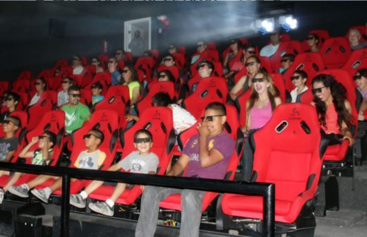 Disfrutan chihuahuenses de la sala de cine 4D
