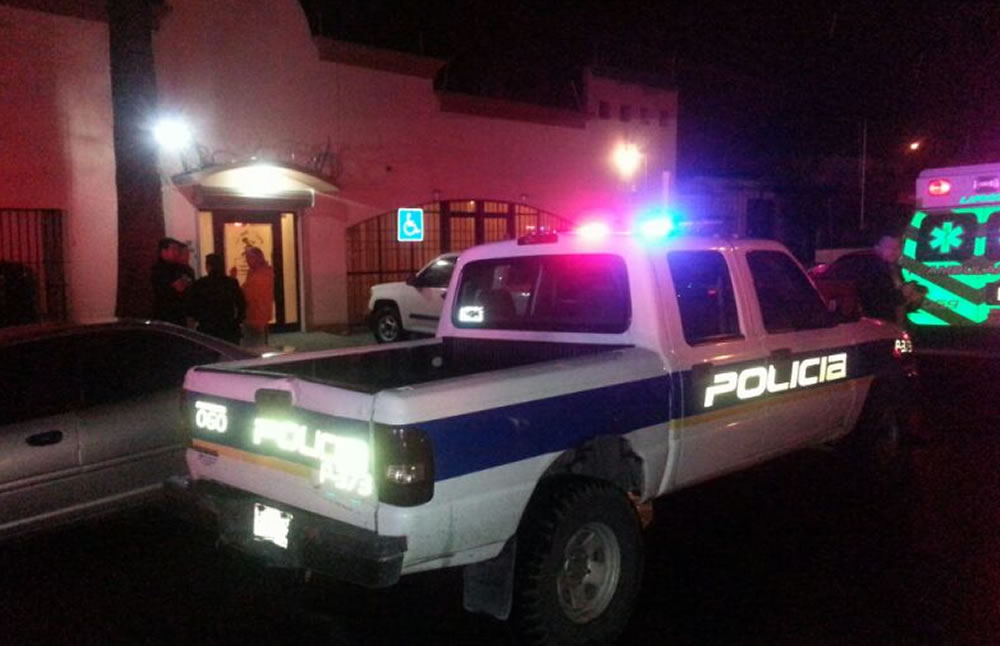Ingresó un hombre armado