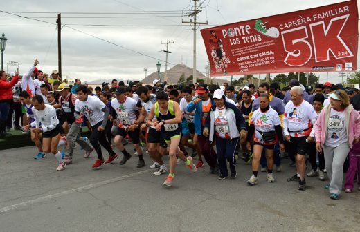 Participaron cerca de 800 corredores en la carrera Ponte los Tenis del PRI