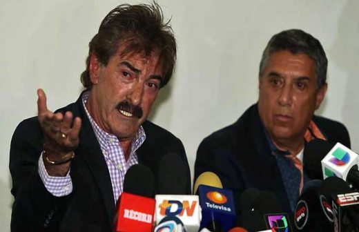 Contraataca y exhibe Ricardo La Volpe anomalías en Chivas