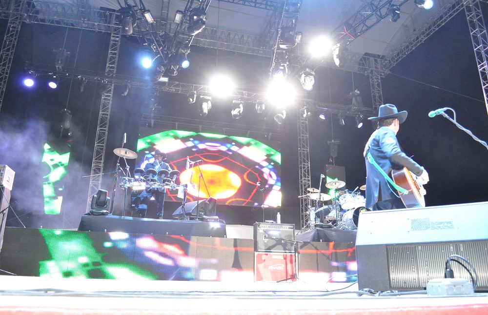 En el escenario