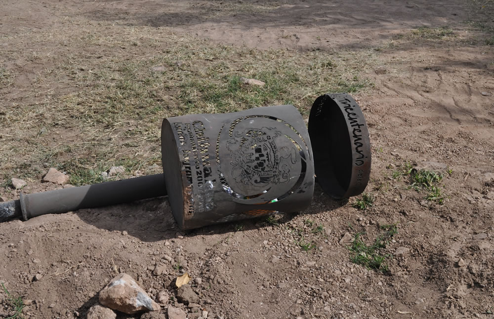 Dejaron los botes de basura acostados