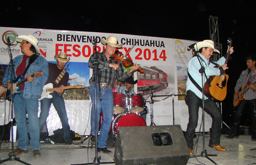 Presentación de Caballo Dorado