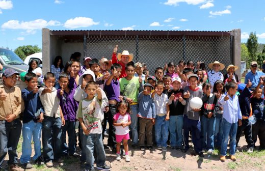 Inaugura alcalde de Guerrero parque de béisbol en Arisiachi