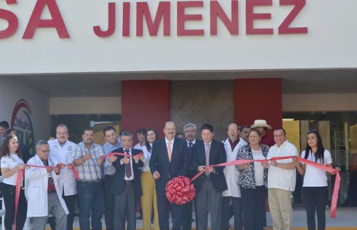 Inaugura César Duarte Centro de Salud en Jimenez