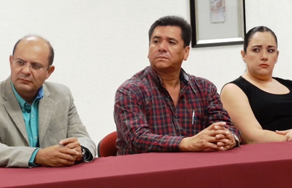 Licenciados en derecho en la asamblea