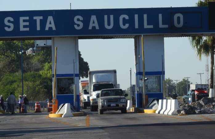 Productores mantienen caseta libre de cobro en saucillo