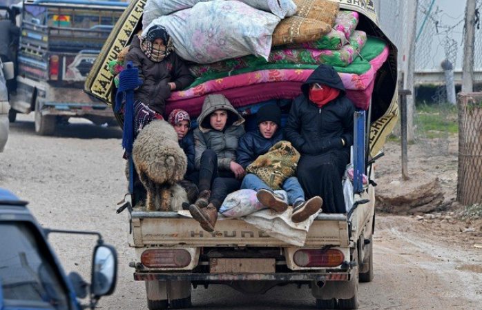 Más de 800 mil sirios huyen de la provincia Idlib 
