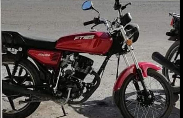 Le roban motocicleta afuera se Coppel