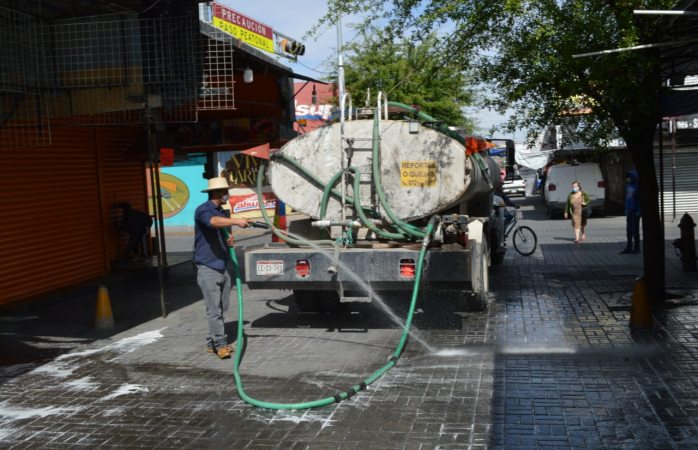 Ni un alma en la cuarta, desinfectan el centro