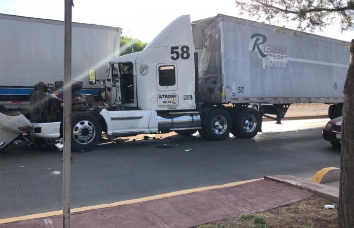 Choque Entre Trailers Deja Da Os Materiales La Opci N De Chihuahua